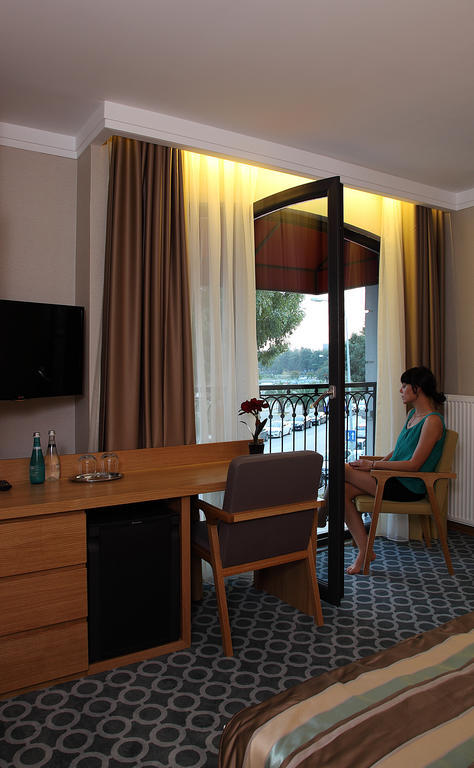Tuzla Town Hotel อิสตันบูล ภายนอก รูปภาพ